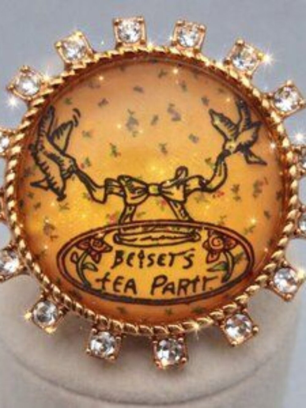 Rare Betsey Johnson Tea Party Lucite Bubble Ring Gold-Tone Size 7